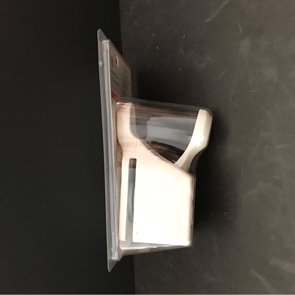 Martha Stewart stamp & punch pack LOVE LETTERS - Picture 5 of 6